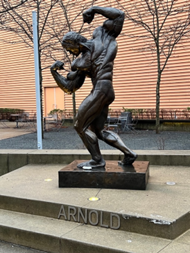 Arnold Schwarzenegger Statue